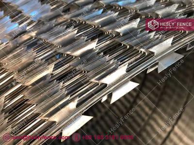 China BTO-22 Hot Dipped Galvanised Concertina Razor Barbed Wire O.D. 600mm for sale