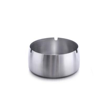 China Wholesale Personalized Luxury 3 Size LOGO Round Stainless Steel Smoking Smokeless Silver Ashtray Accessory With Lid for sale