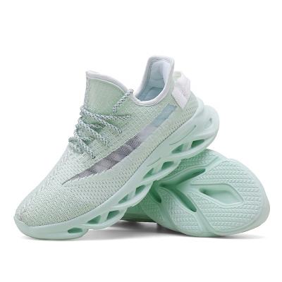 China Sneakers 2021 Best Quality Breathable Fashion Breathable Walking Running Tennis Sports Shoes For Men New Style for sale