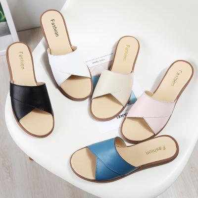 China High Quality Summer Fashion Trend Slide Flats Outdoor Leather Sandals Woman For Women Slippers for sale