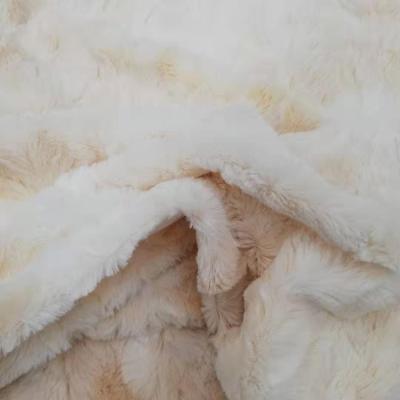 China PORTABLE Thick Soft Faux Fur Adult 127*152cm Cream Double Bed Blankets 100% Polyester For Home for sale