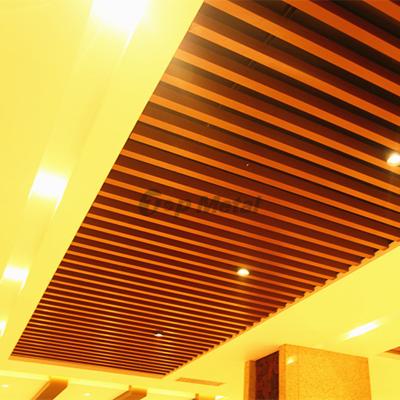 China Modern Construction Aluminum Suspended Type Artistic Ceiling Metal Ceilings U Design for sale