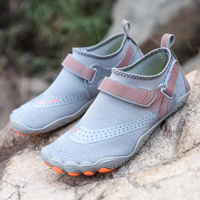 China SHOCK ABSORBING High Elasticity Outdoor Unisex Custom Water Shoes Beach Shoes for sale