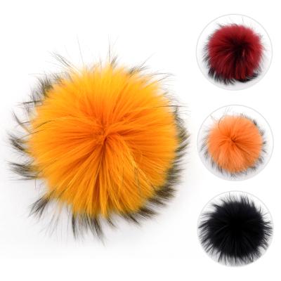 China Home Textile Real Home Textile 16 cm Pom Pom Winter The Latest Nice Raccoon Fur Pompom for sale