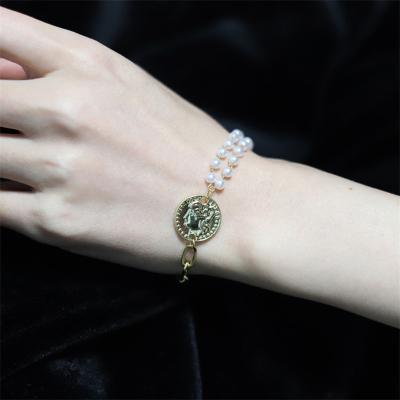 China New Design Fashion Jewelry Creative Asymmetry Bracelet Korea Human Head Bead Charm Bracelet for sale