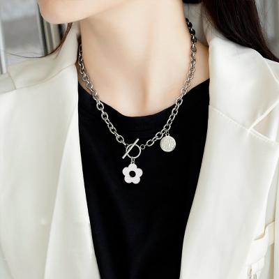 China Hiphop New Arrival Stainless Steel OT Button Women Necklace Hip Hop Flower Clavicle Pendant Necklace for sale