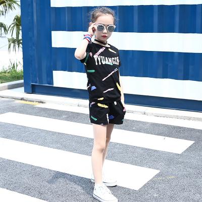 China Casual hot sale cotton fabric letter graffiti t-shirt and shorts girls summer fashion set for sale