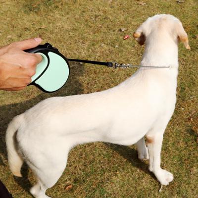 China New Design Manufacturer Adjustable Dog Pet Leash Fashionable Stocked Automatic Dog Leash for sale