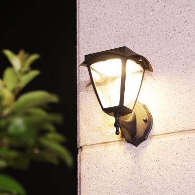 China Garden Matrix Cast Aluminum Warm White Outdoor Waterproof IP55 1.5W Garden Led Solar Wall Light for sale