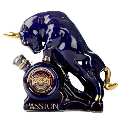 China Passton Gin Custom Logo Luxury Gin Hot Sale Ceramic Ornament Ceramic Ornament Blue Bull-7 Bottle for sale