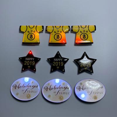 China Gifts Factory Price Wholesale Led Pin Badge Led Flashing Badge USA Europe Customized Led Pin For Gifts for sale