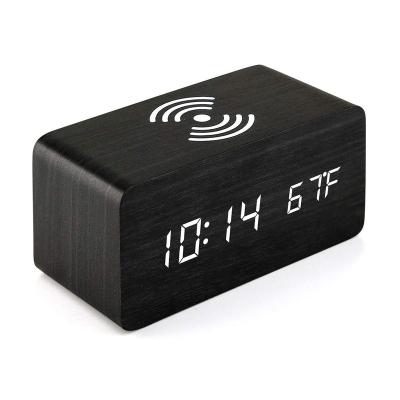 China Children's USB / Digital Battery Operated Modern Dual Wooden Alarm Clock With 3 Alarm Settings And 3 Level Brightness for sale