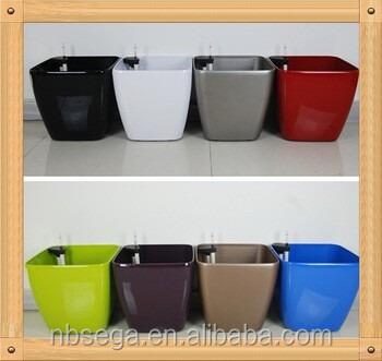 China Garden plastic flowerpot with water level indicator for sale