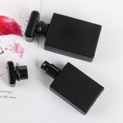 China Cosmetic Custom  Wholesale  Square 100ml Empty Perfume Glass Spray Bottle 100ml for sale