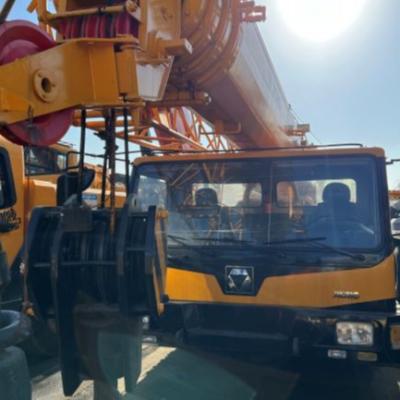 China Building Material Shops Car in excellent condition 25 tons used crane XCMG for sale