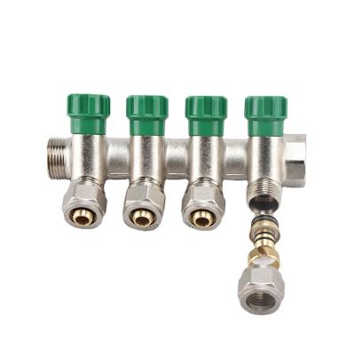 China Modern Green Handle Manifold Bar For Heating System , Brass Solar Water Heater Manifold for sale