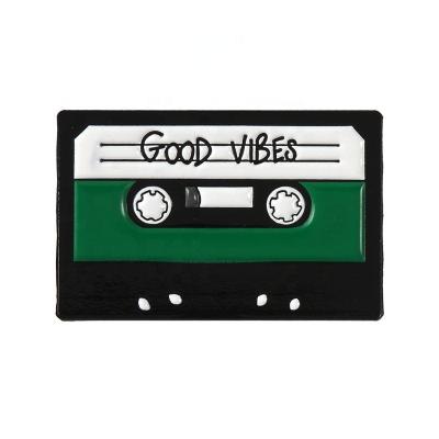 China Retro Europe Good Vibraphone Cassette Recorder Brooches Metal Brooch Fashion Music Badge Band Enamel Pin for sale