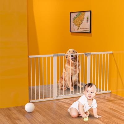 China Kids Playen Baby Safety Guard Baby's Things Fence Plastic Safety Gate Baby Gates Safety Fence For Stairs Baby Gate for sale