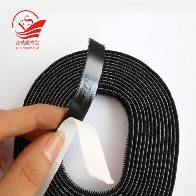 China Umweltfreundliches Nylon selbstklebender Druckhaken und Schleife im unterschiedlichen Logo zu verkaufen