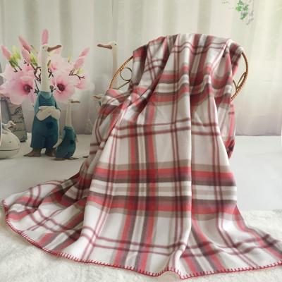 China Soft Plaid Anti-pilling Patterned Fleece Tartan Plaid Woolen Blanket for sale