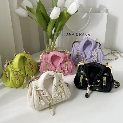 China Fashion Unique niche design bag shoulder women's summer 2022 hot sales ladies handbags chain straps leather handbag chain accessories for sale