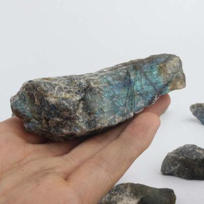 China Wholesale Labradorite Mineral Natural Raw Stone China Specimen Crystals Healing Rough Stones for sale