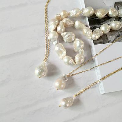 China LUOXIN FASHIONABLE Baroque Flat Women Textured Minimalist Natural Freshwater Coin Pearl Necklace for sale