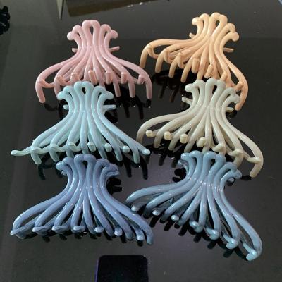 China Fashion Hot Sale Big Hair Claw For Ponytail Holder Good Quality Acrylic Solid Crabs For Women Girls Bathing Hairdress Hair Clips for sale