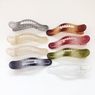 China Amazon Suppliers Fashion Hair SALON Shark Barrettes Geometric Hair Clips Clips Large Acrylic Simple Transparent Ponytail Holders for sale