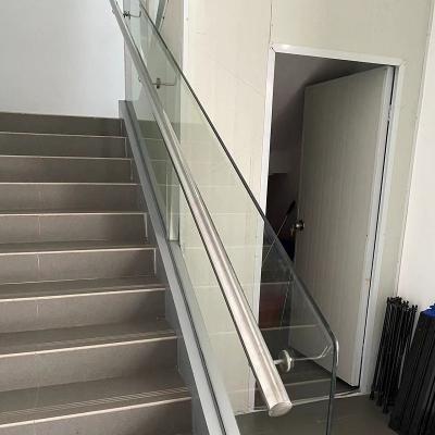 China 900mm / 1100mm Customized Handrail Glass Balustrade With 8mm - 17.5mm Glass Thickness zu verkaufen