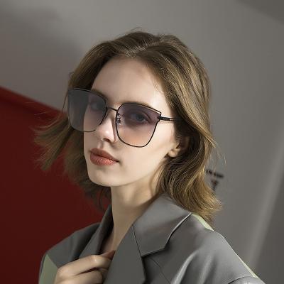 China Fashion sunglasses brand designer 2022 new fashion wear sunglasses big frame metal high quality sunglasses women sunglasses for sale