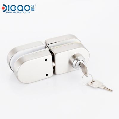 China 10-18mm toughened glass Glass hardware fittings frameless tempered glass hardware sliding door lock for sale