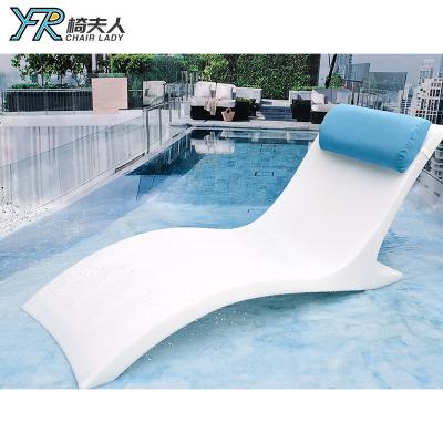 China Modern Plastic Garden Banana Beach Chair Pool Led Toddler Beach Chair Outdoor Commercial Beach Chairs for sale