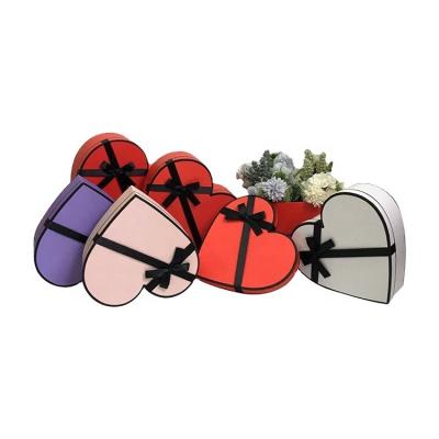 China Simple and fashionable heart-shaped gift box flower handmade three-piece box for sale