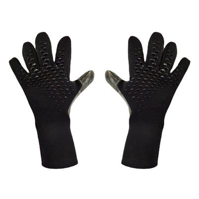 China Finger ProtectionÂ   Kids Soccer Adult Professional Game Goalkeeper Non-slip Breathable Gloves for sale