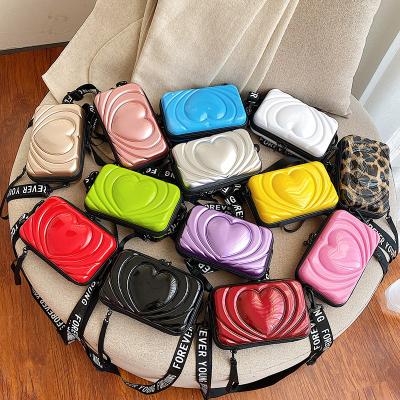 China 2021 Popular Love Box Handbags Fashoion Factory Wholesale Ladies Casual Small Handbag For Women Candy Purses for sale