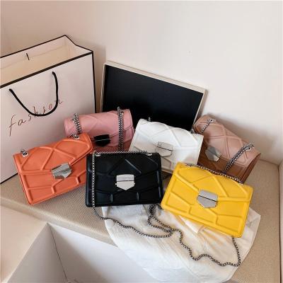 China Fashion Hot Sale Summer Candy Luxury Colors Cross - Body Purse Women Handbags Jelly Chain Shoulder Bag for sale