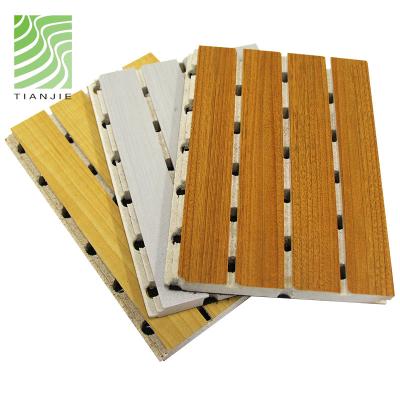 Cina Eco-friendly Acoustic Soundproofing Grooved Acoustic Panels Hotel Meeting Room Studio Wood Wall Panel in vendita