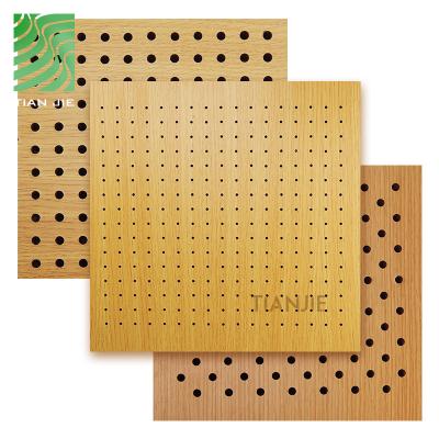 China Tianjie Eco-Friendly Acoustic Panels Fireproof MDF Sound Proof Wall Acoustic Slat Perforated Slat Panel Wood Oak zu verkaufen