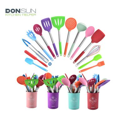 China Hot viable selling 15 sets of color silicone kitchen dinnerware set for sale