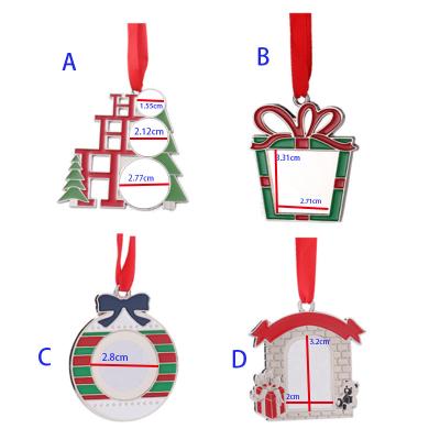 China USA 2021 Popular Iron Christmas White Decoration Iron Hanging Ornaments Metal Pendant for sale