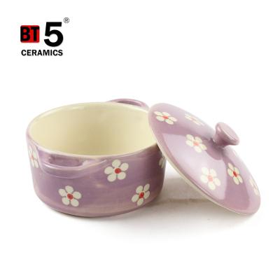 China Sustainable hot selling pink painted unique shaped ceramic casseroles bakeware chinese cookware for family for sale