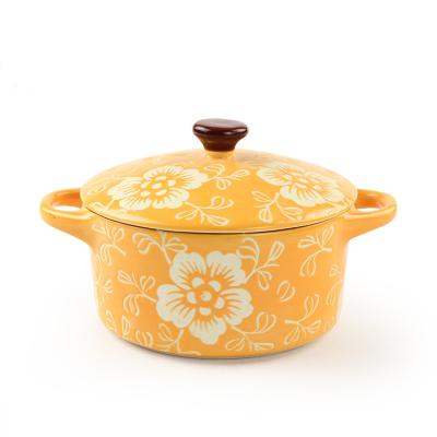 China Minimum sustainable gold flower pattern cocotta kitchenware minimum cocotta cookware set on sale for sale