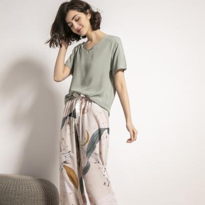 China New color simple comfortable women's breathable pajamas summer short sleeves and pants women's home clothes for sale