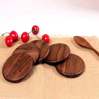 China Wood Crafts Cup Mat Walnut Custom Eco-Friendly Sustainable Wood Logo Coaster For Kitchen / Restaurant for sale