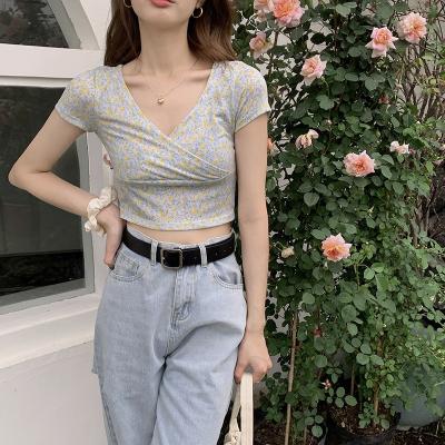 China Career 2021 Navel Spice Girl Tops Women Korean Floral Slim Fit Short Summer V-neck T-shirt Exposed High Waist for sale