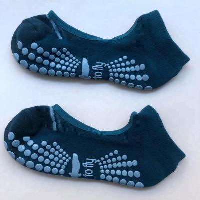 China Yoga Pilates Lagree Superior Antibacterial Fitness Studios Anti-Slip Cotton Sock Grip Cutout Cutout Sock for sale