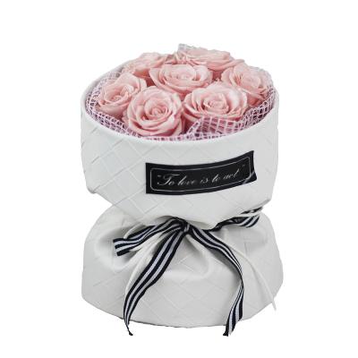 China Natural Fresh Rose 7 Roses Bouquet Wrapped in White Leather Woven Valentine's Day Bouquet Immortality Day Luxury Gift for sale