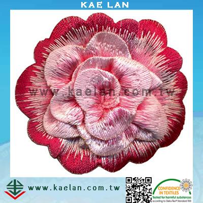 China Sustainable Wholesale Beautiful Applique Embroidery Flower Patches For Apparel for sale