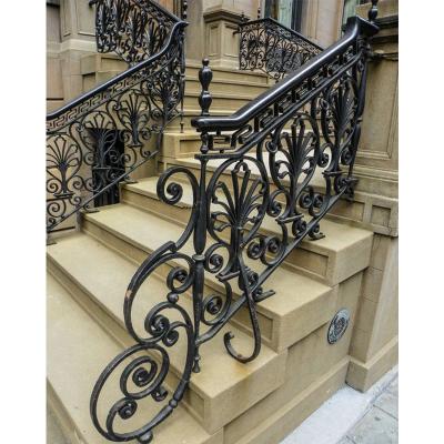 China Luxury Wrought Iron Staircase Balustrade Stair Railing European Exterior Stair Railing Design Luxury Iron Stair Railing for sale